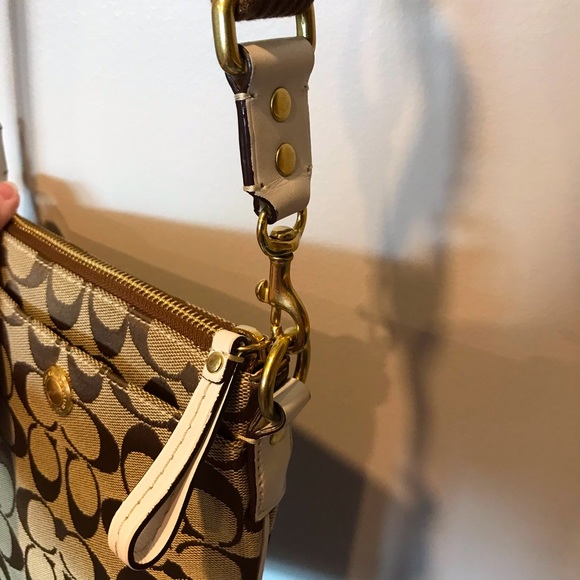 Coach signature crossbody bag - Picture 4 of 11
